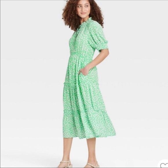 Who What Wear Women's Green Ditsy Floral Short Sleeve Tiered Smock Dress XXL NWT - Picture 2 of 12